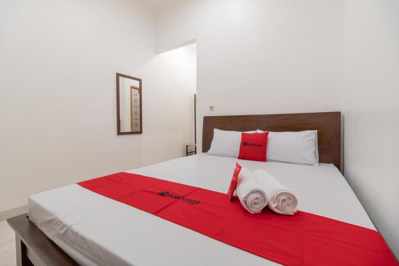 Reddoorz Syariah Near Summarecon Mall Bekasi Exterior photo