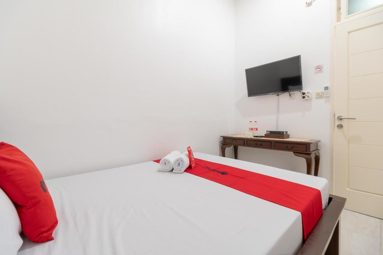 Reddoorz Syariah Near Summarecon Mall Bekasi Exterior photo