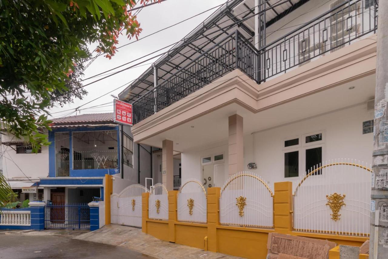 Reddoorz Syariah Near Summarecon Mall Bekasi Exterior photo