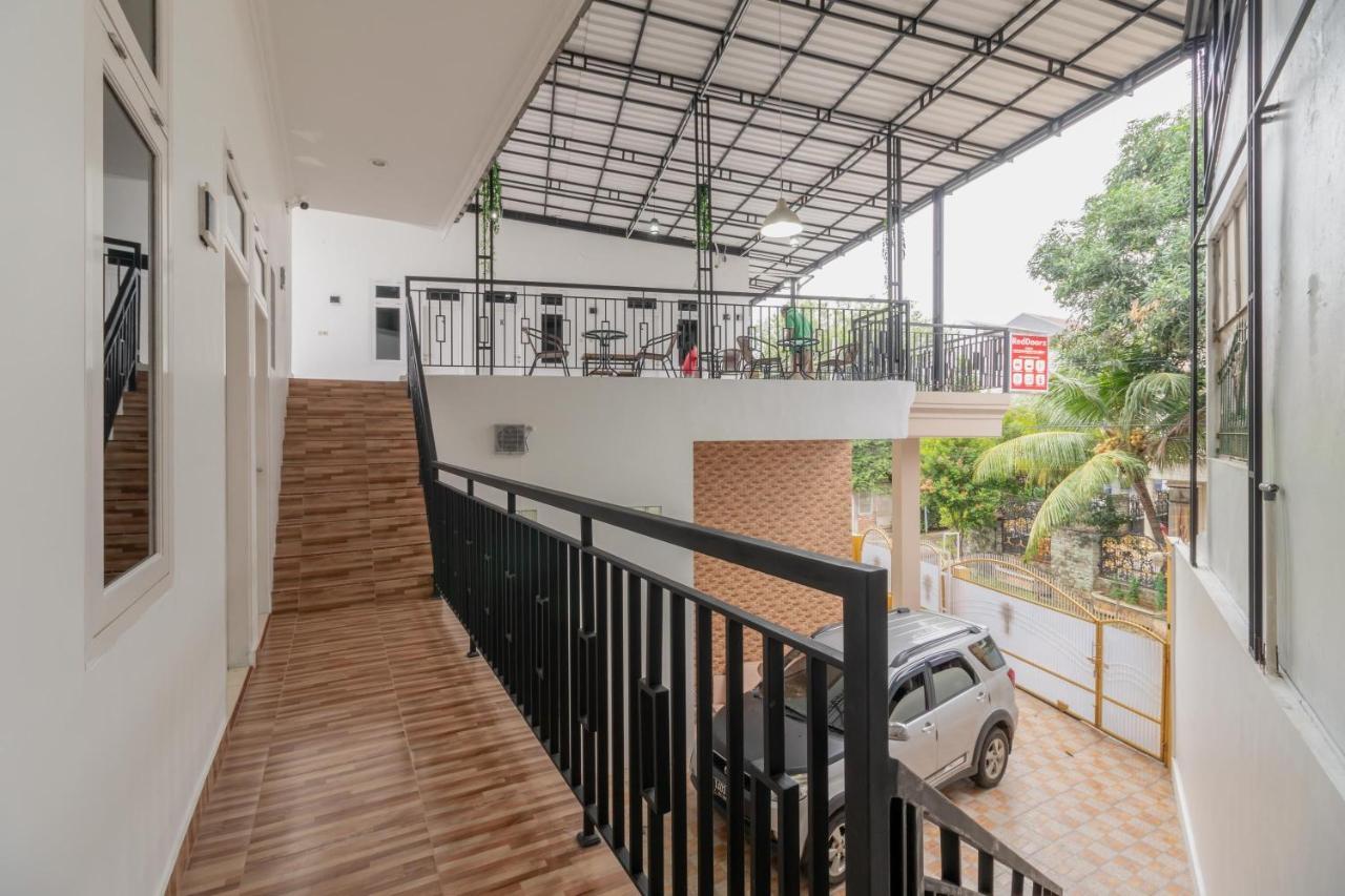 Reddoorz Syariah Near Summarecon Mall Bekasi Exterior photo